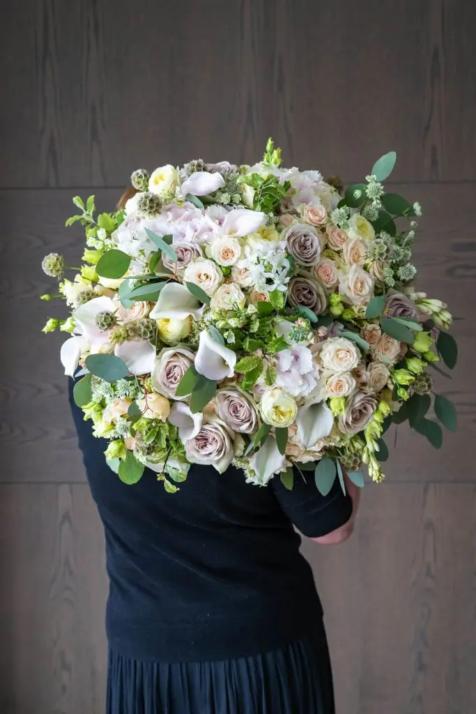 lilac-willow-gallery-Luxury-Bouquets-6-1280x1920-1