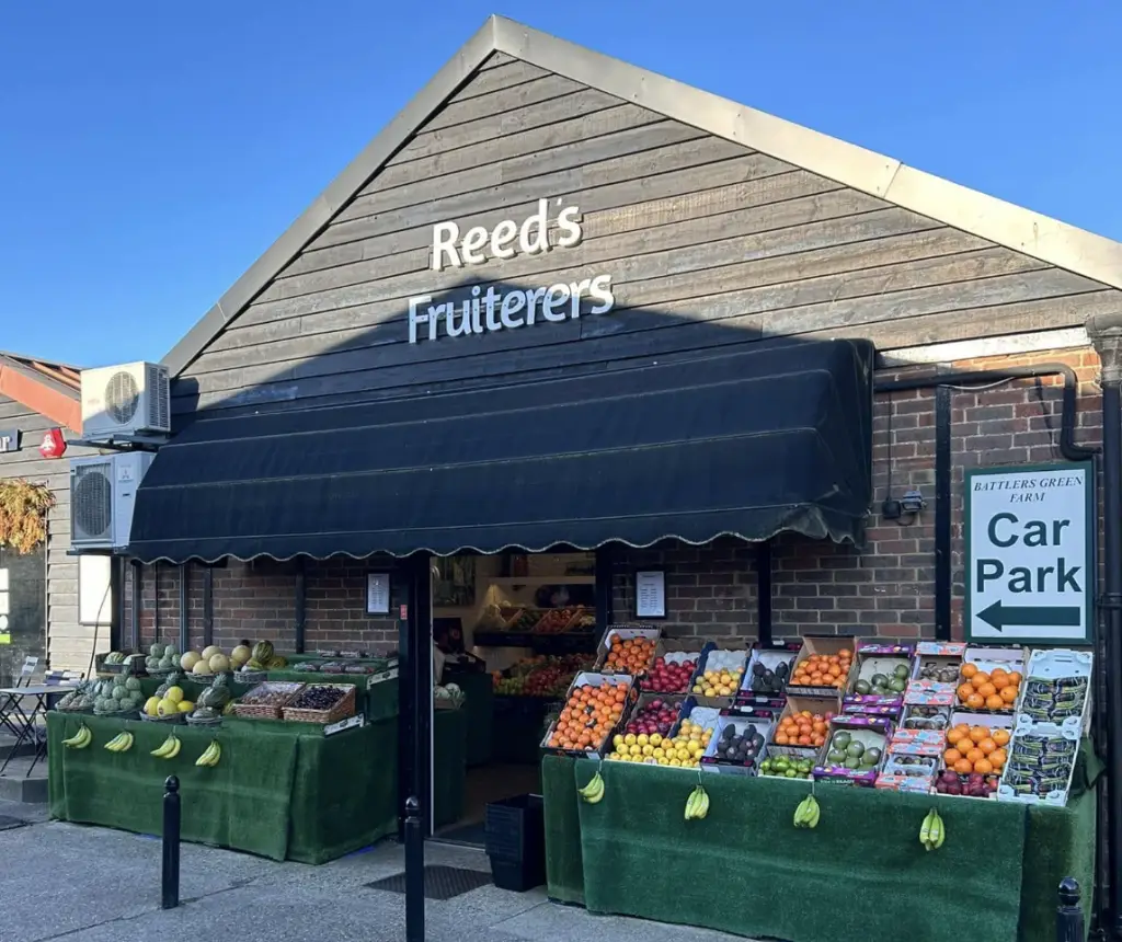 reed's fruiterer at battlers green farm radlett fresh fruit and vegetables greengrocer hertfordshire